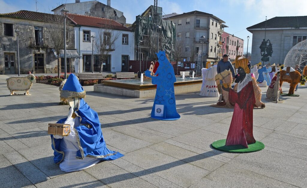 Monção! Figuras de Natal embelezam Praça da República