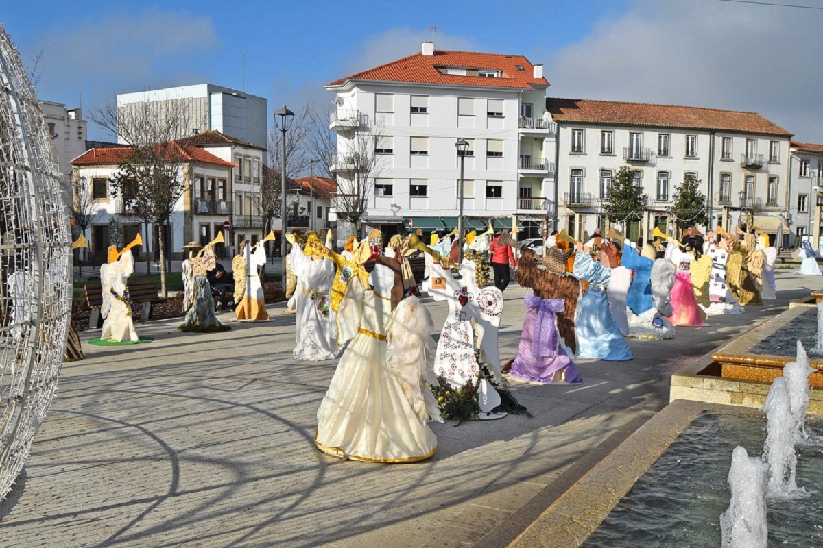 Monção! Figuras de Natal embelezam Praça da República