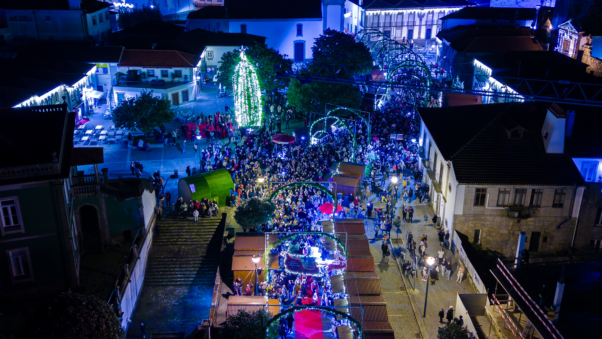 Chegada do Pai Natal em Cerveira surpreendeu visitantes