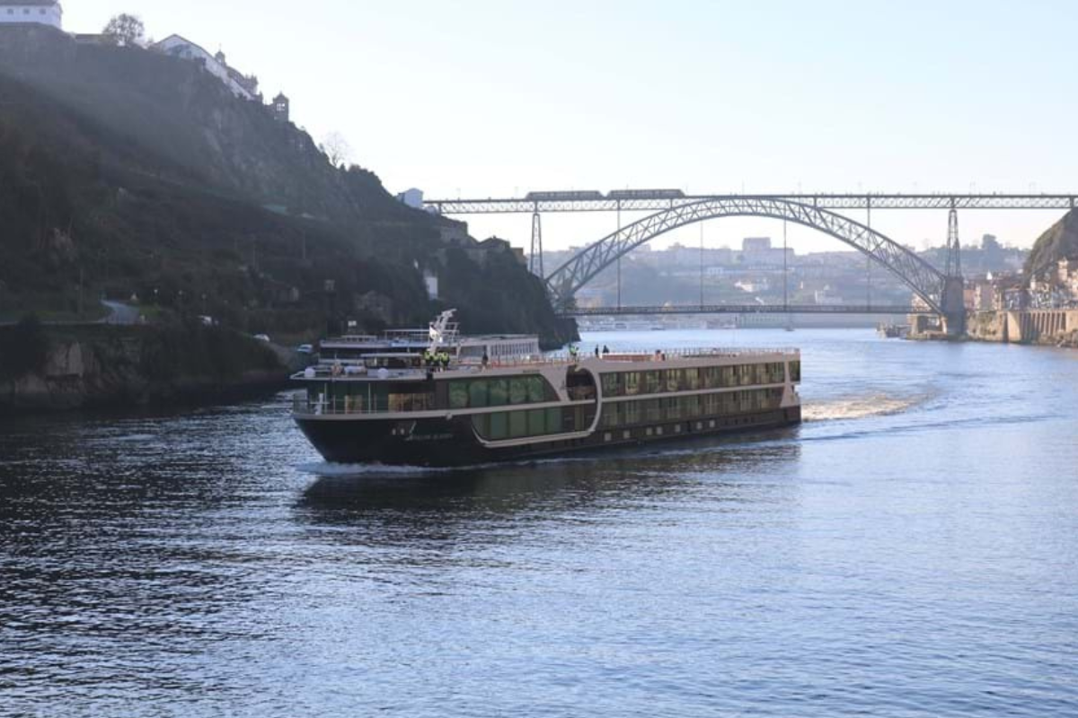 Já navega no Douro novo navio-hotel construído em Viana do Castelo