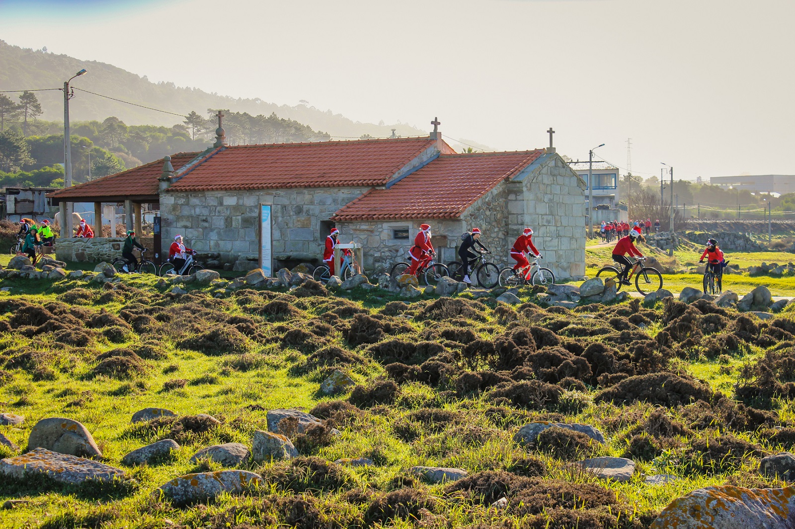 Vestiram-se a rigor e pedalaram entre Vila Praia de Âncora e Caminha