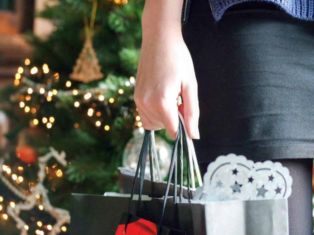 Portugueses vão gastar em média 215 euros este Natal