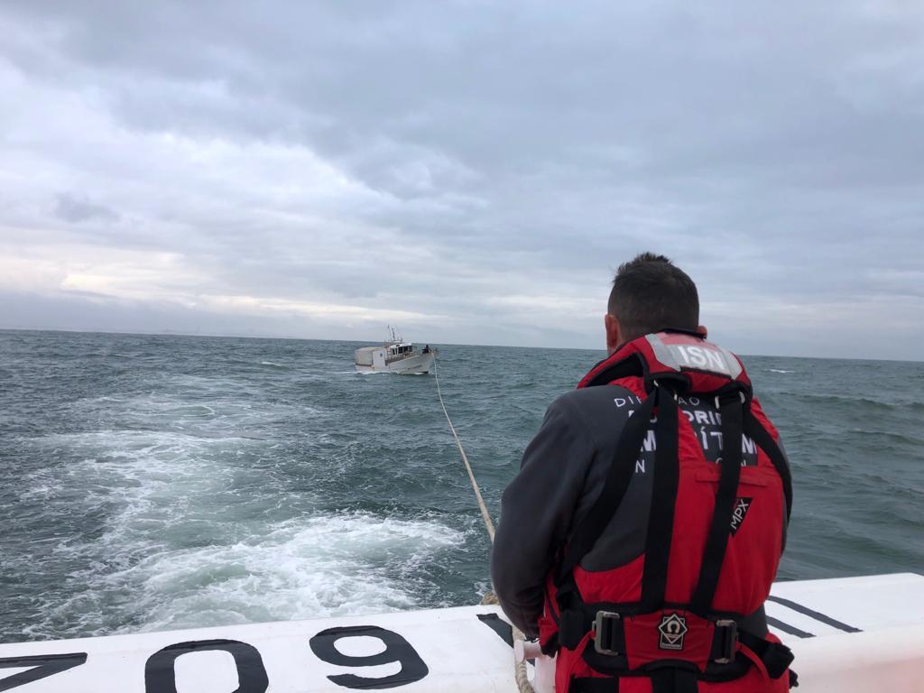 Três homens resgatados de barco à deriva na Póvoa de Varzim