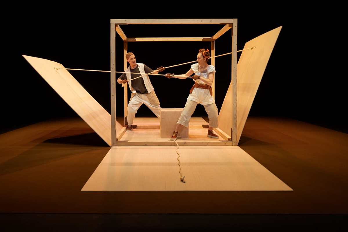 CUBO: Espetáculo infantojuvenil este sábado no Teatro Municipal Sá de Miranda