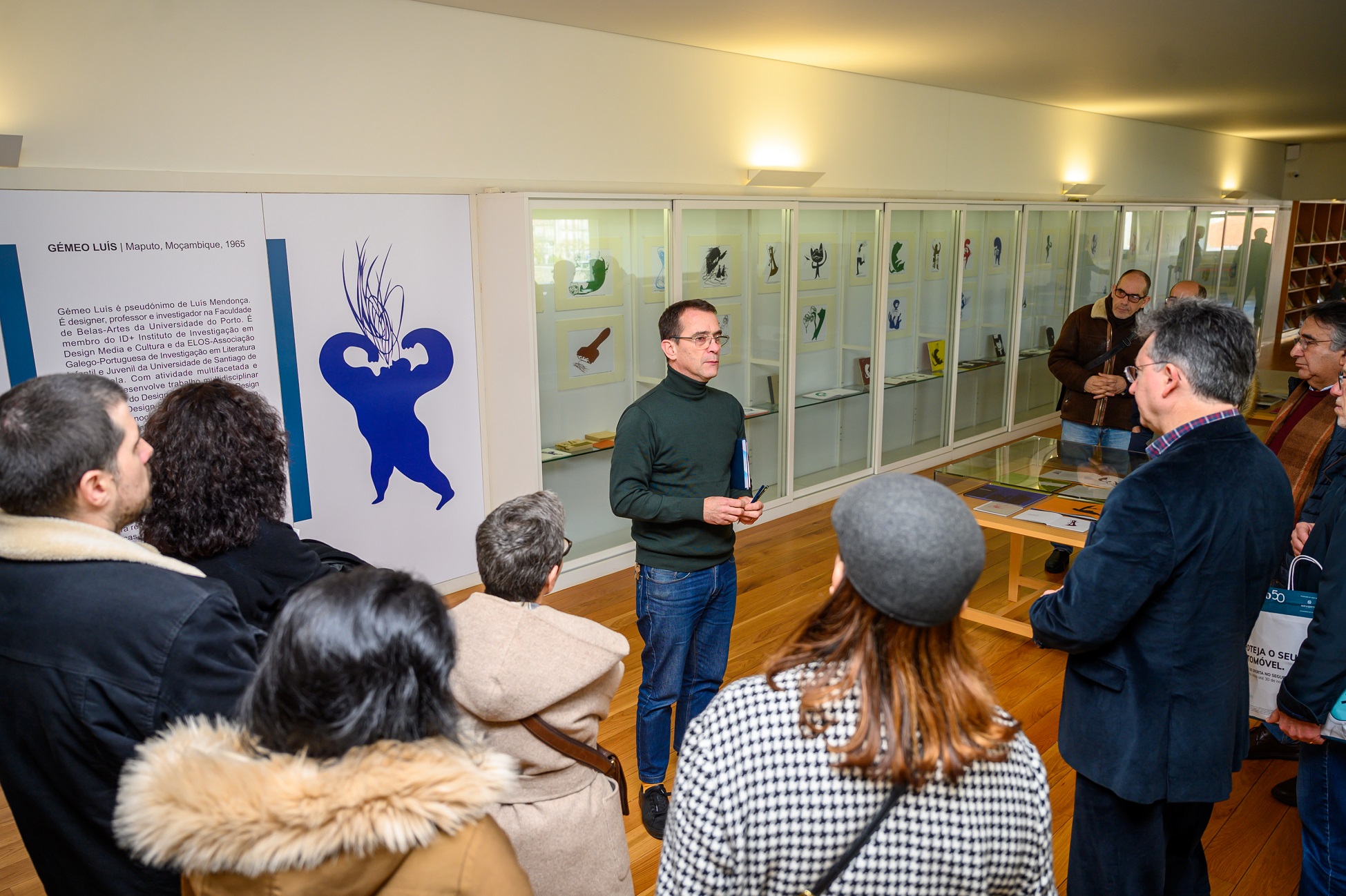 Obra gráfica de Gémeo Luís em exposição na Biblioteca Municipal de Viana do Castelo