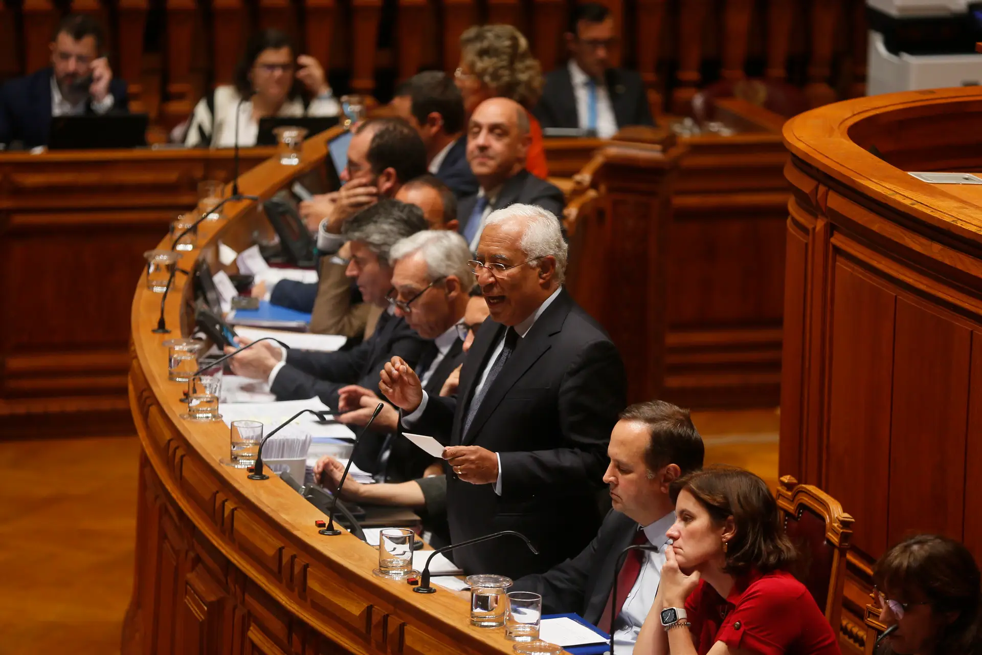 É oficial. Parlamento foi dissolvido