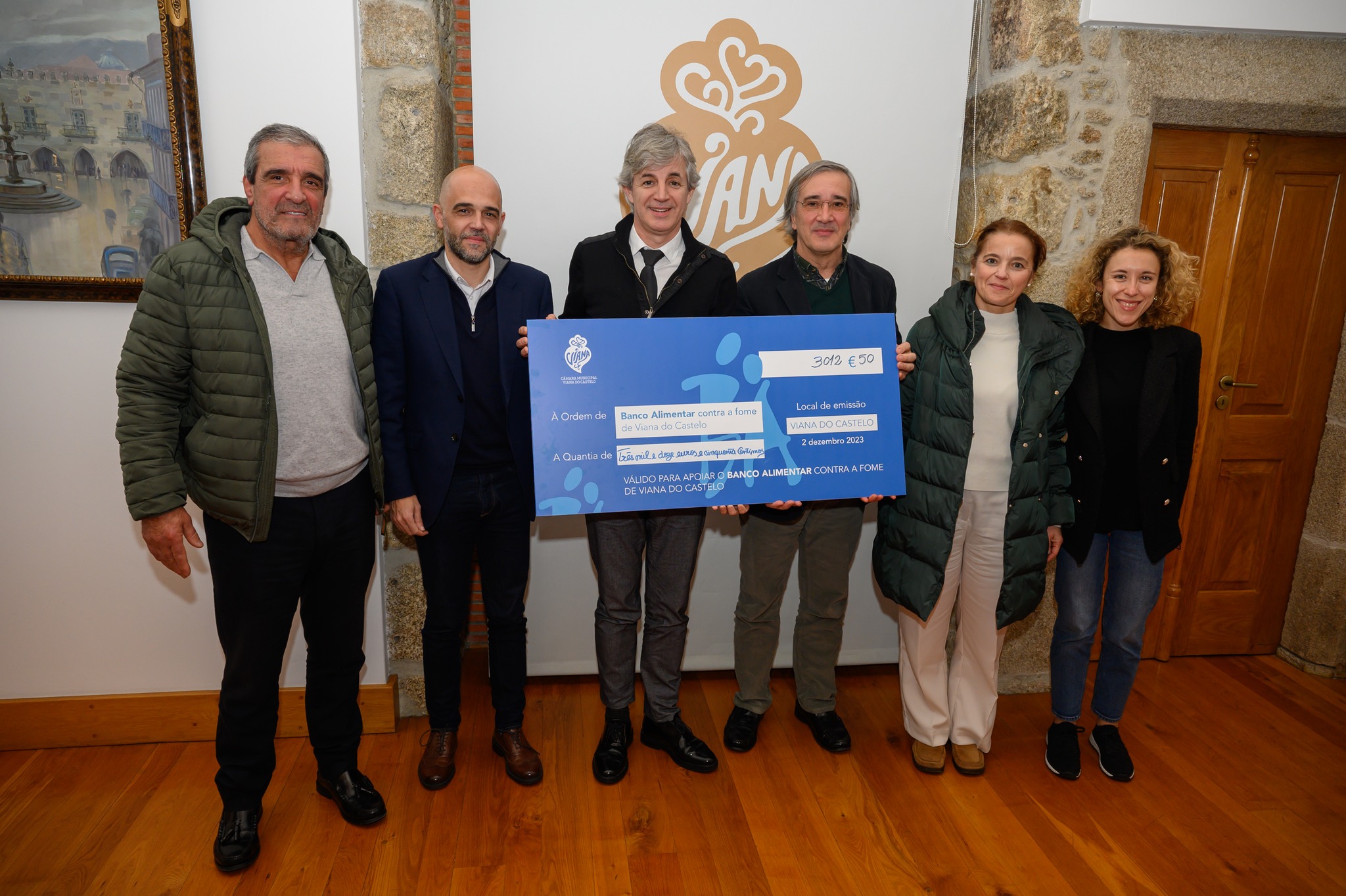 Autarquia de Viana entrega cheque de 3 mil euros ao Banco Alimentar