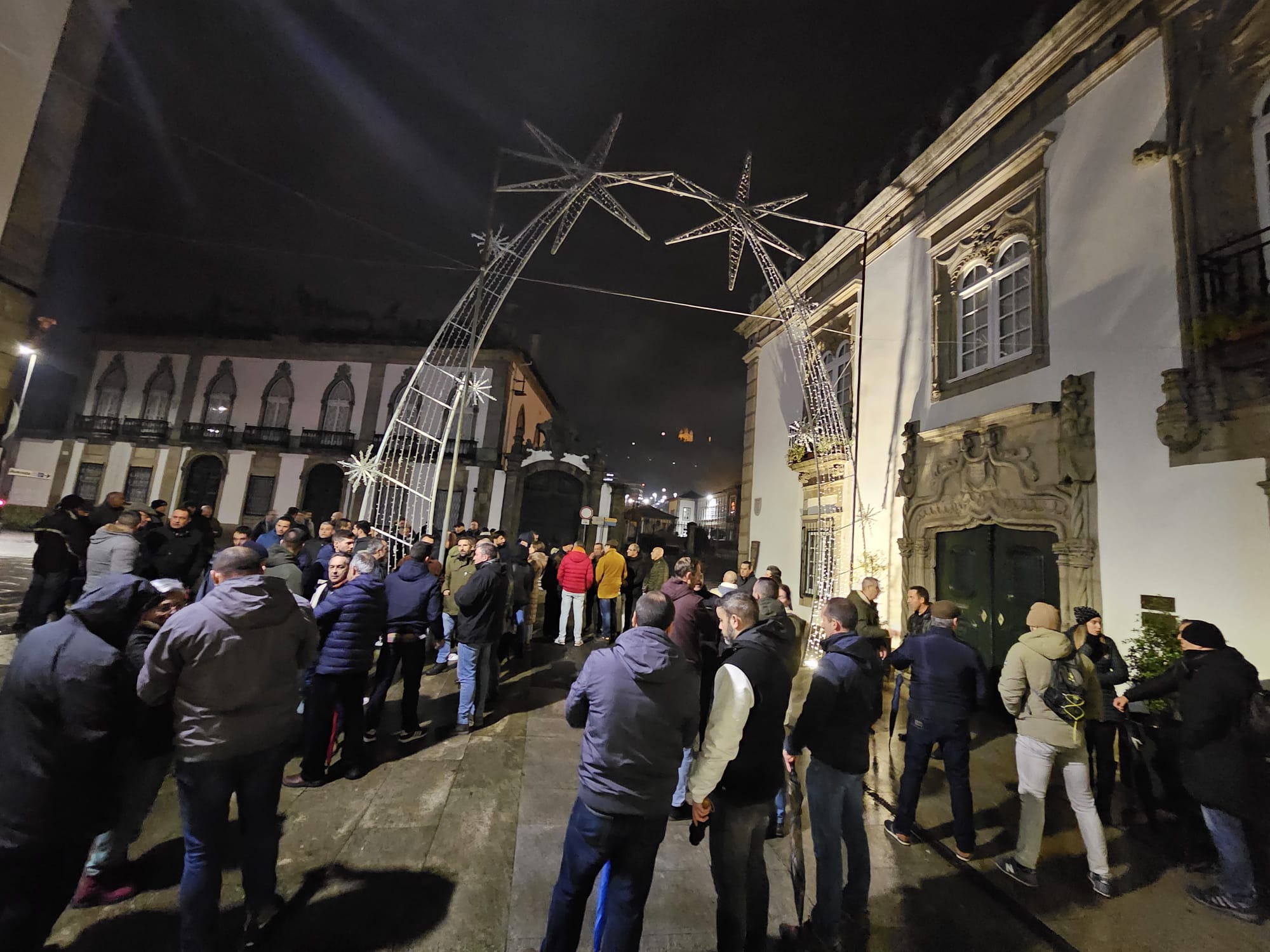 PSP e GNR em vigília na Câmara de Viana do Castelo