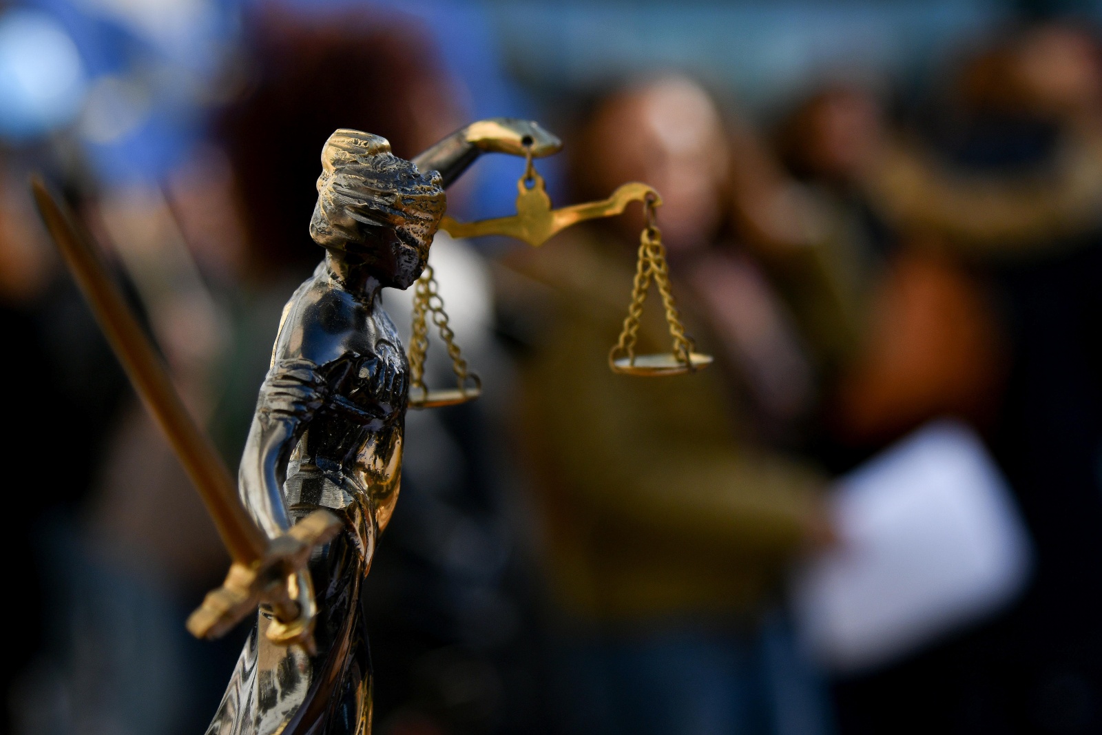 Funcionários judiciais em greve às horas extraordinárias