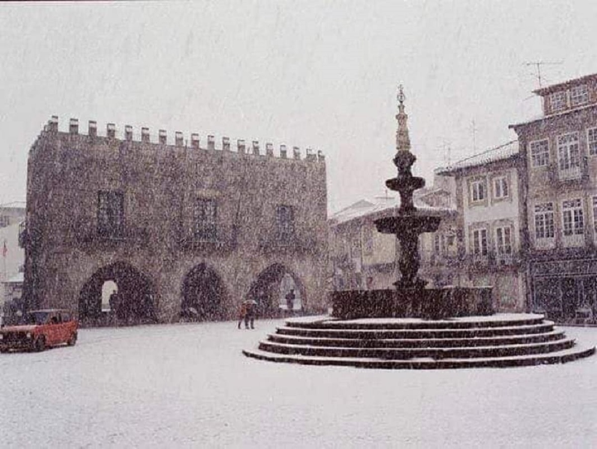 Faz hoje 37 anos que um grande nevão pintou Viana do Castelo