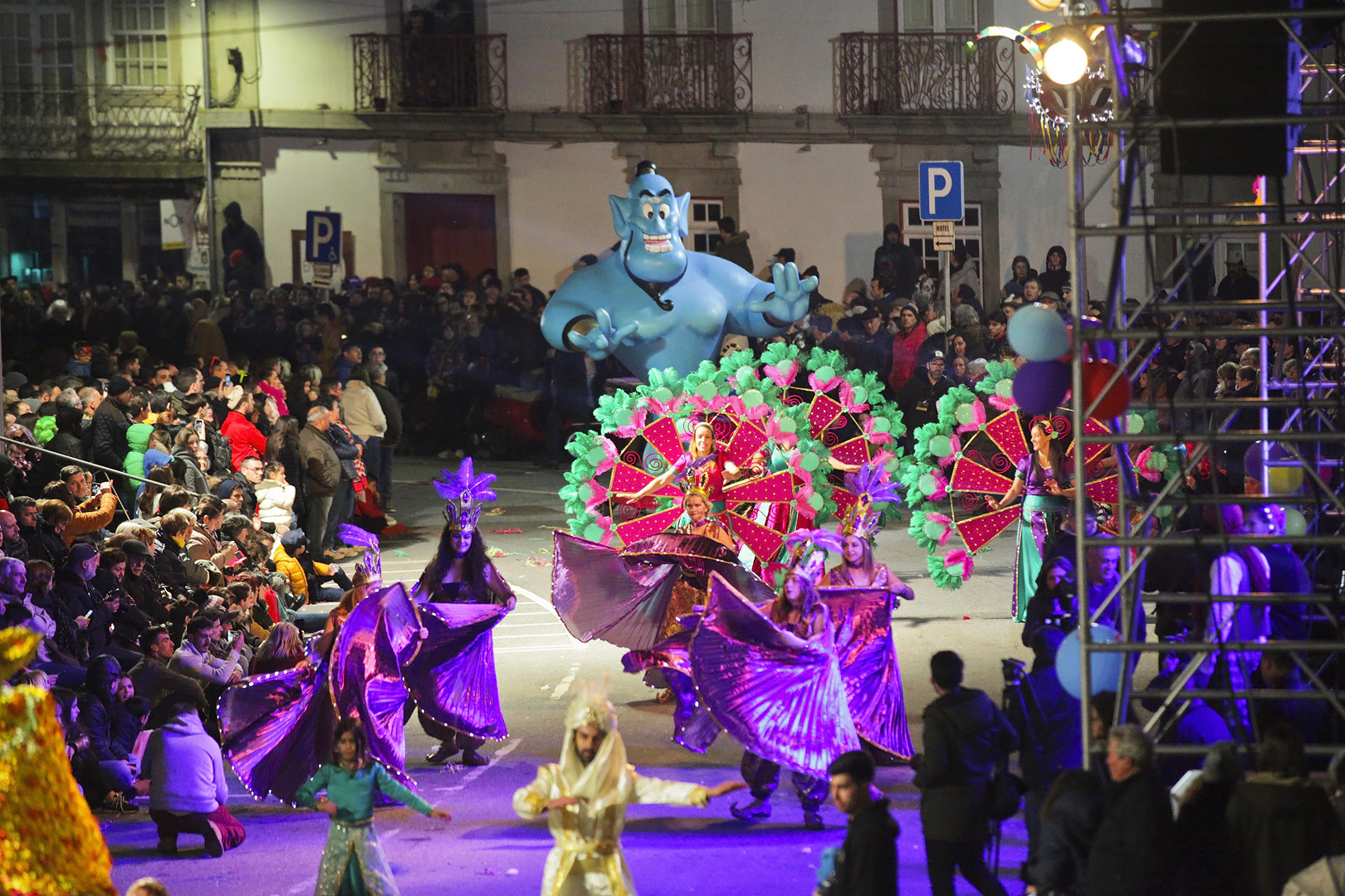 Carnaval noturno regressa às ruas de Caminha este sábado