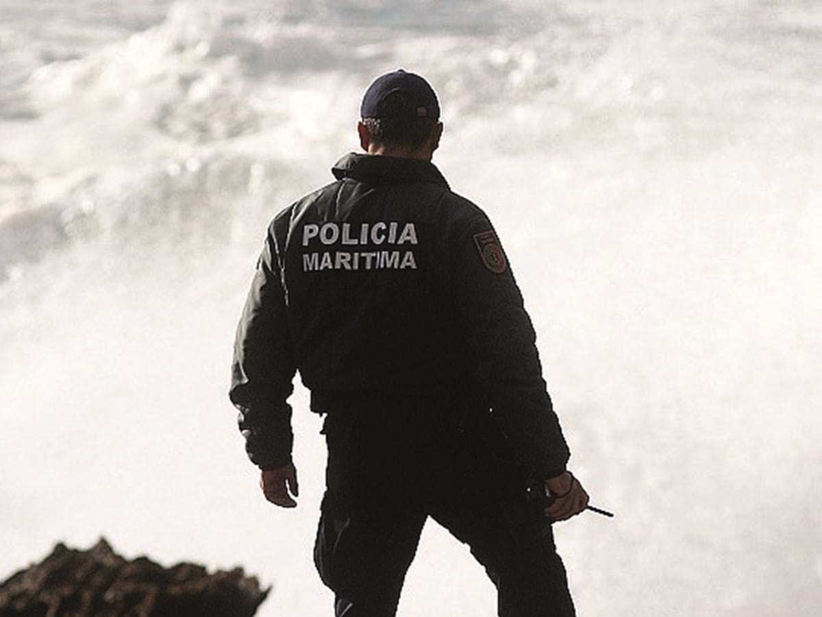 Desaconselhados passeios junto ao mar devido à previsão de ondulação forte