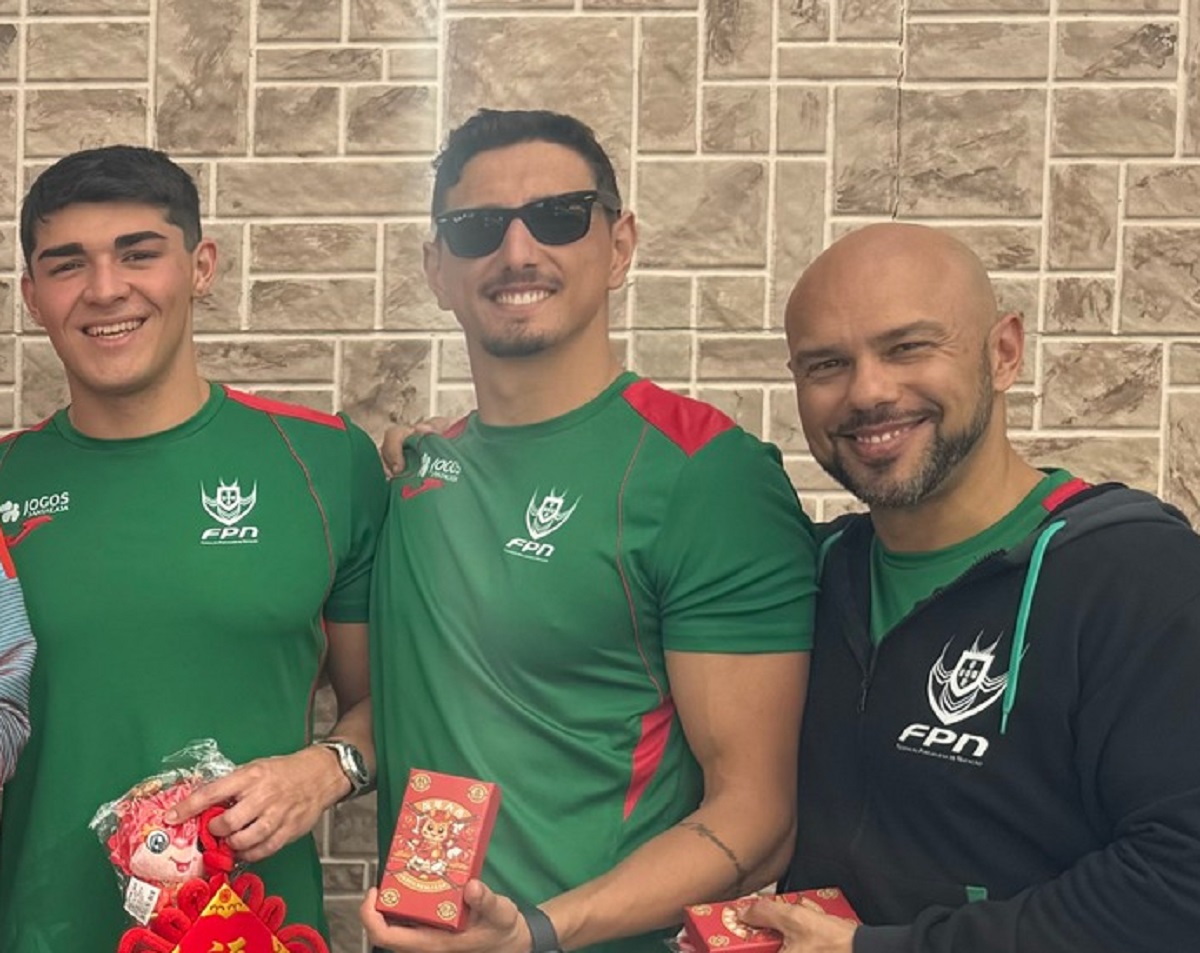 Médico vianense com campeão do mundo no Qatar