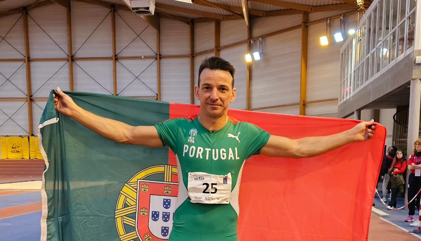 Lenine Cunha é campeão mundial de triplo salto