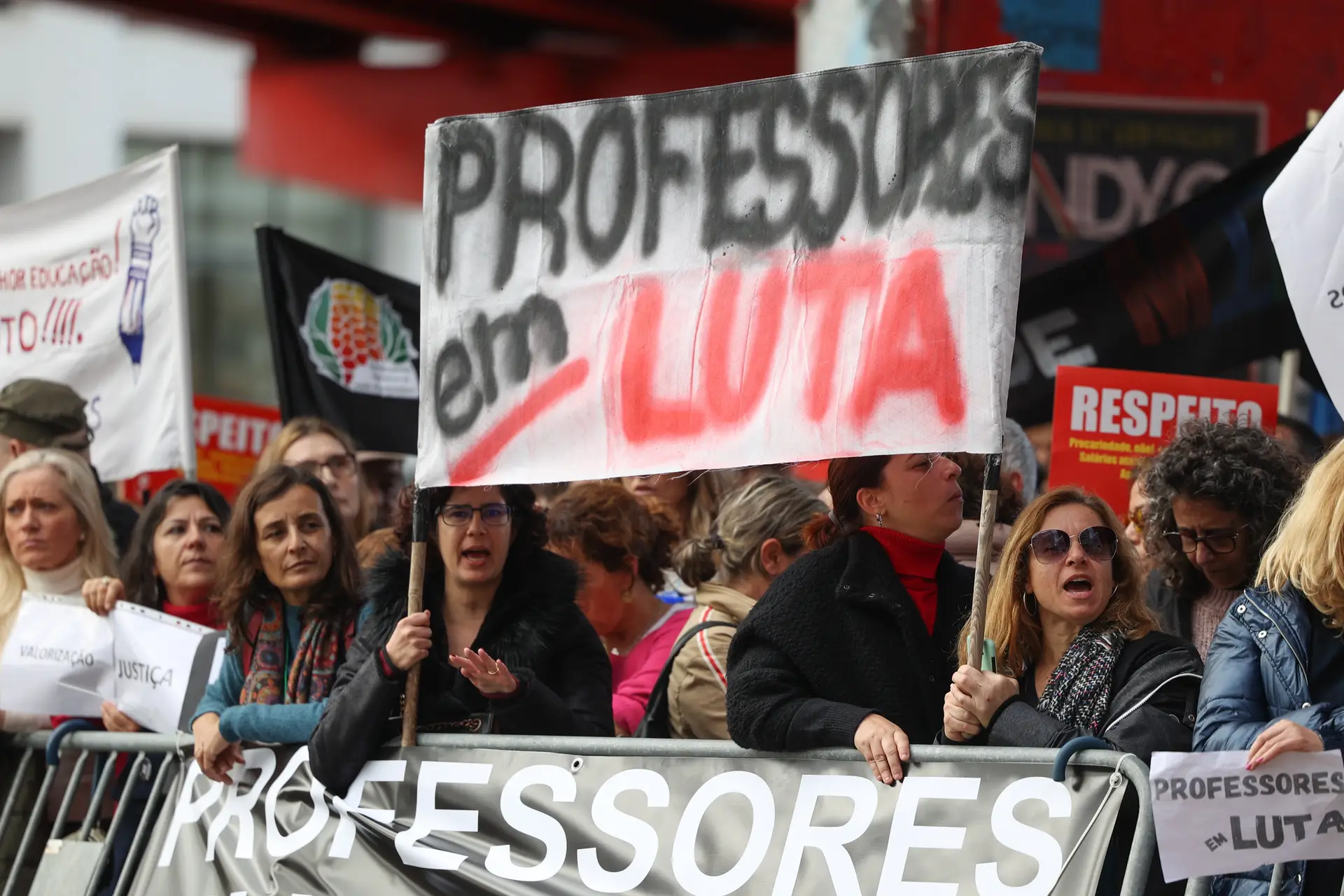 S.TO.P. promove esta sexta-feira greve nas escolas