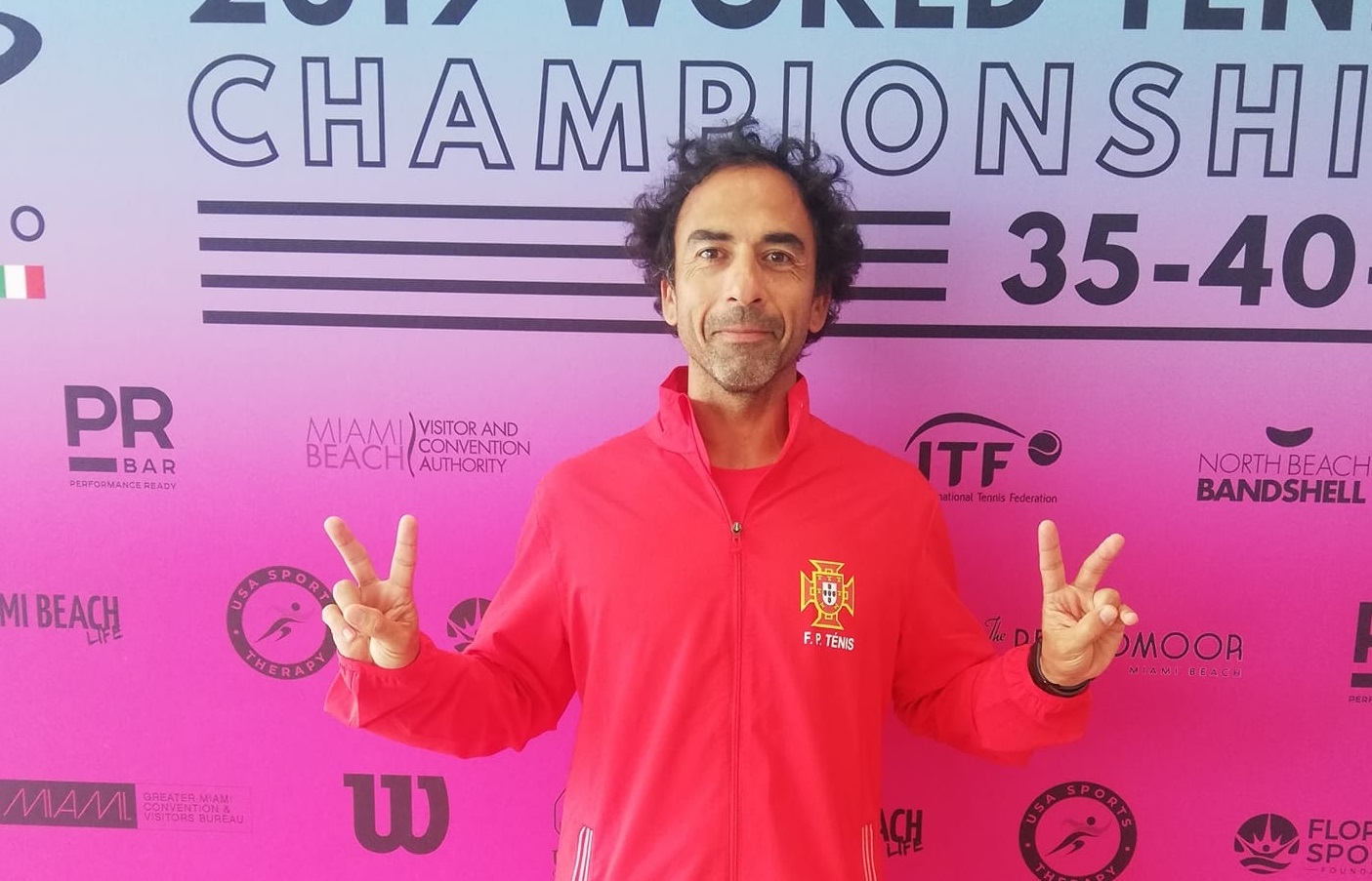 Vianense Henrique Assis representa Portugal no Campeonato do Mundo de Ténis