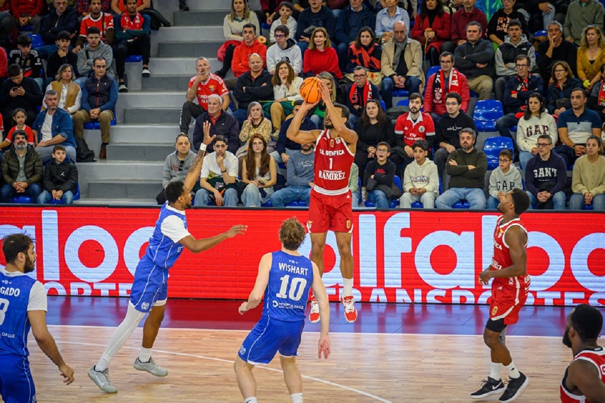 Este domingo! Clássico no basquetebol em Viana do Castelo