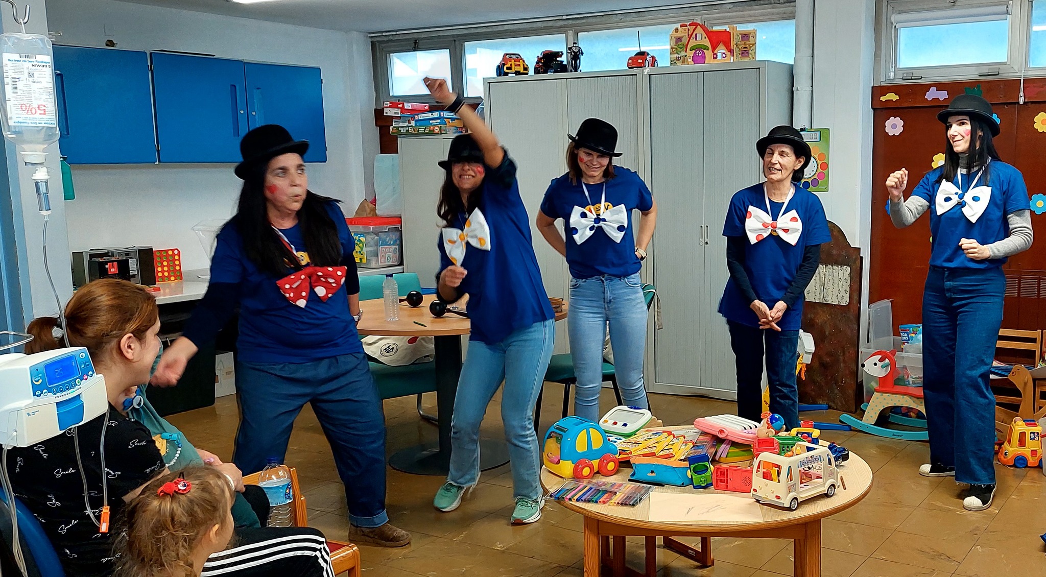 “Liga do Laço” anima doentes internados no serviço de pediatria da ULSAM