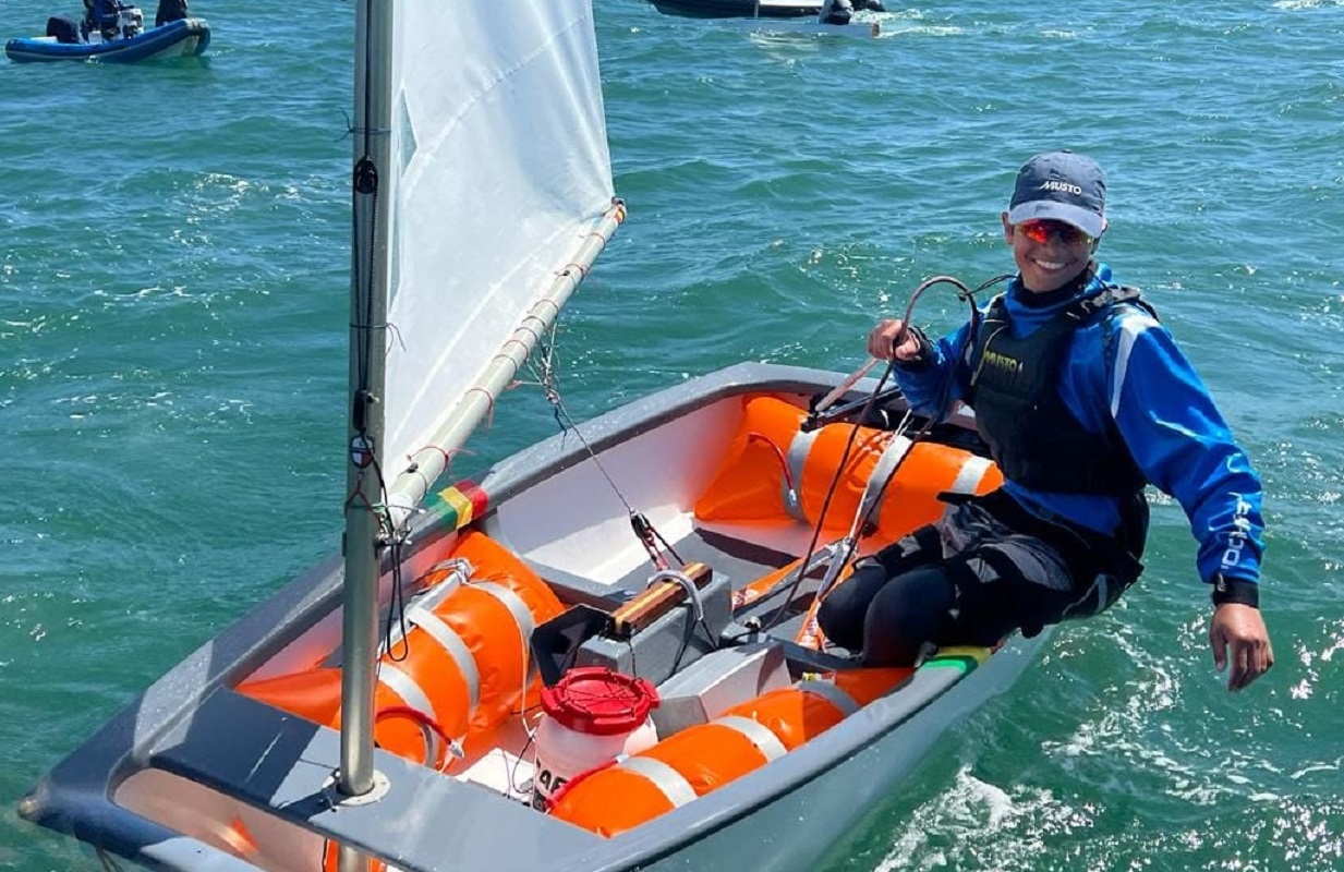 Velejador do Clube de Vela de Viana apura-se para Campeonato do Mundo