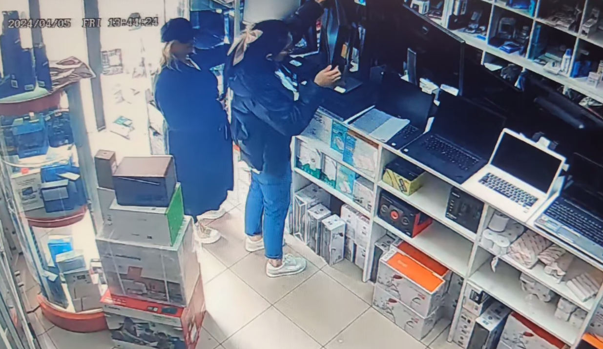 Duas mulheres filmadas a furtar portátil em Cerveira