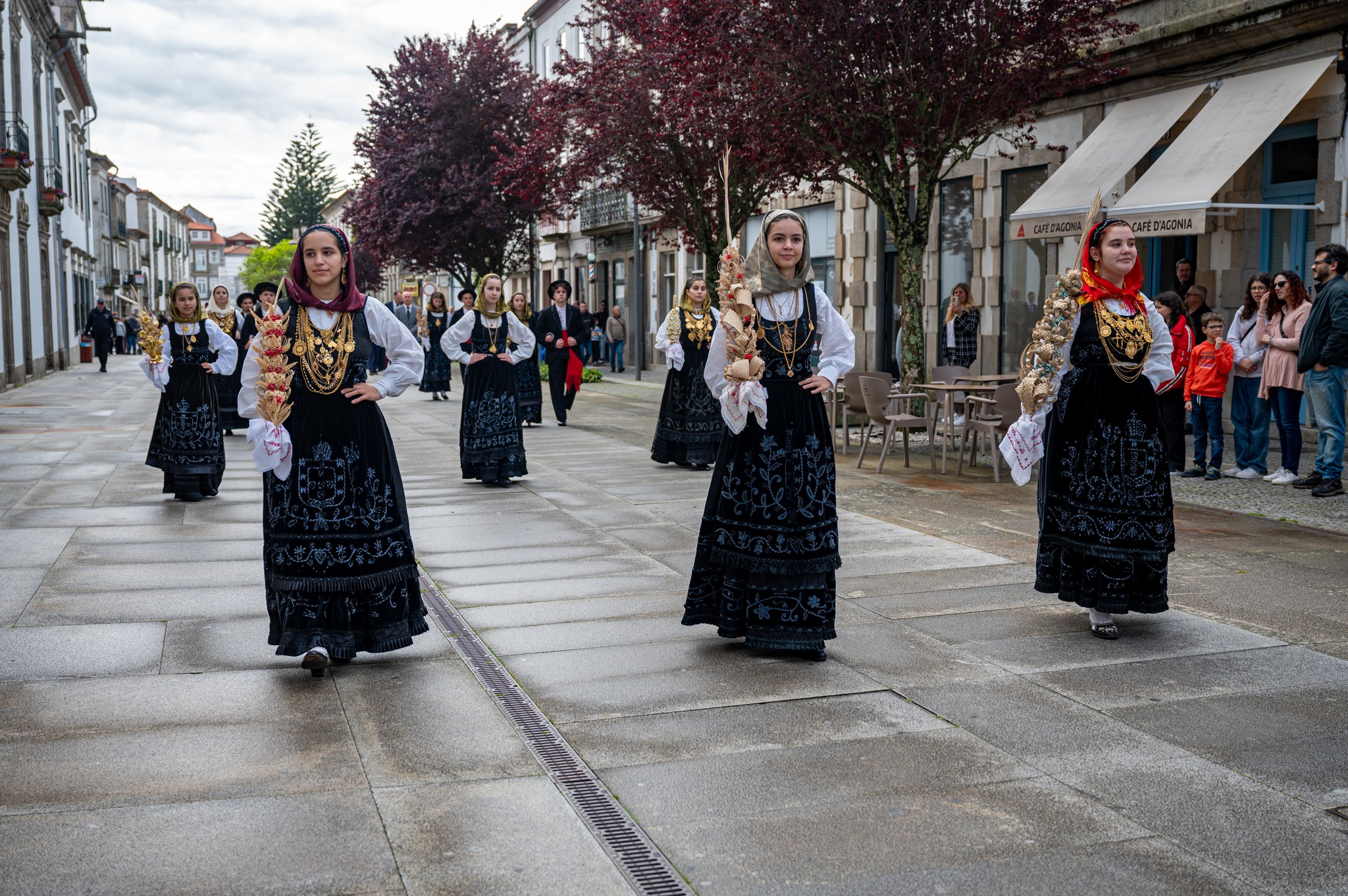 Mordomas de Mazarefes mostram-se em Viana do Castelo
