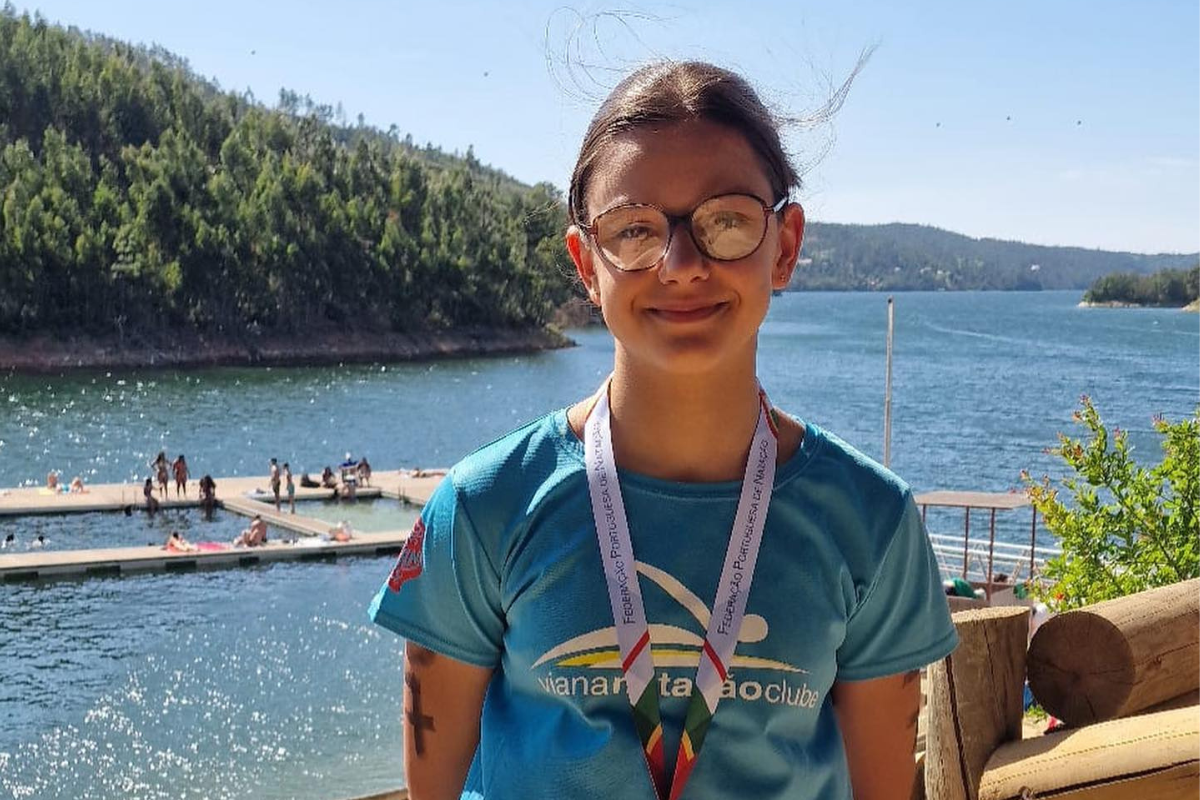 Vianense Maria Pinto é campeã nacional juvenil dos 100 metros livres