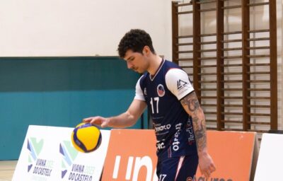 Atleta do Voleibol Clube de Viana nos trabalhos da Seleção Nacional
