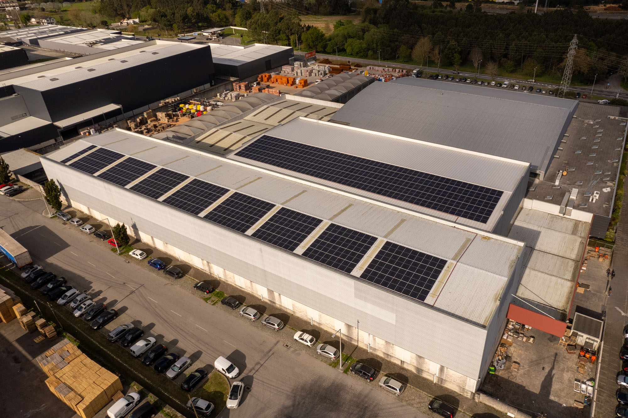 Casa Peixoto instala painéis solares para reduzir emissões de carbono na região