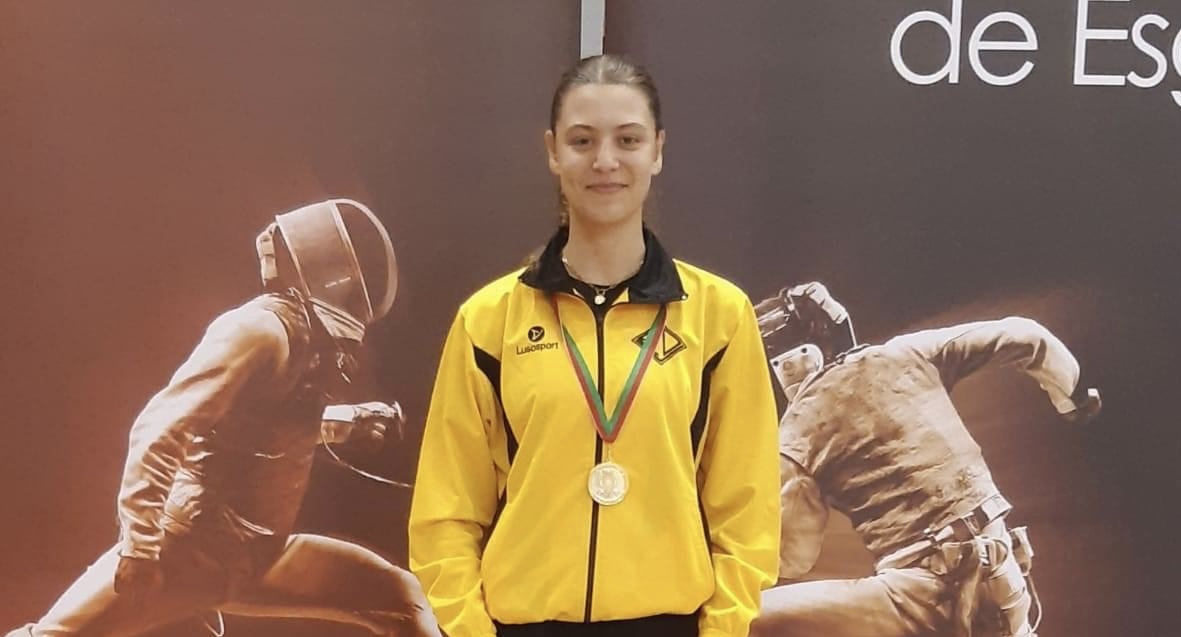 Vianense Lara Macedo é campeã nacional de florete