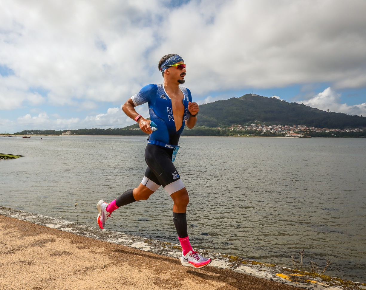 Vianense Rodrigo Viana conquista terceiro lugar no XII Triatlo Longo de Caminha