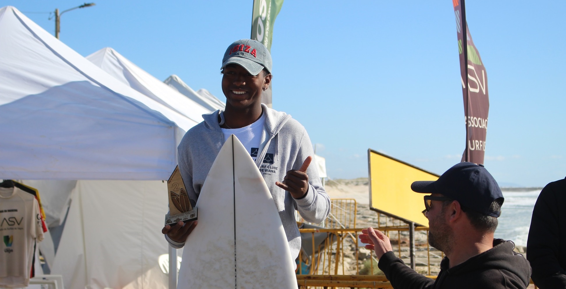 Atleta do Surf Clube de Viana vice-campeão no arranque do Circuito Regional