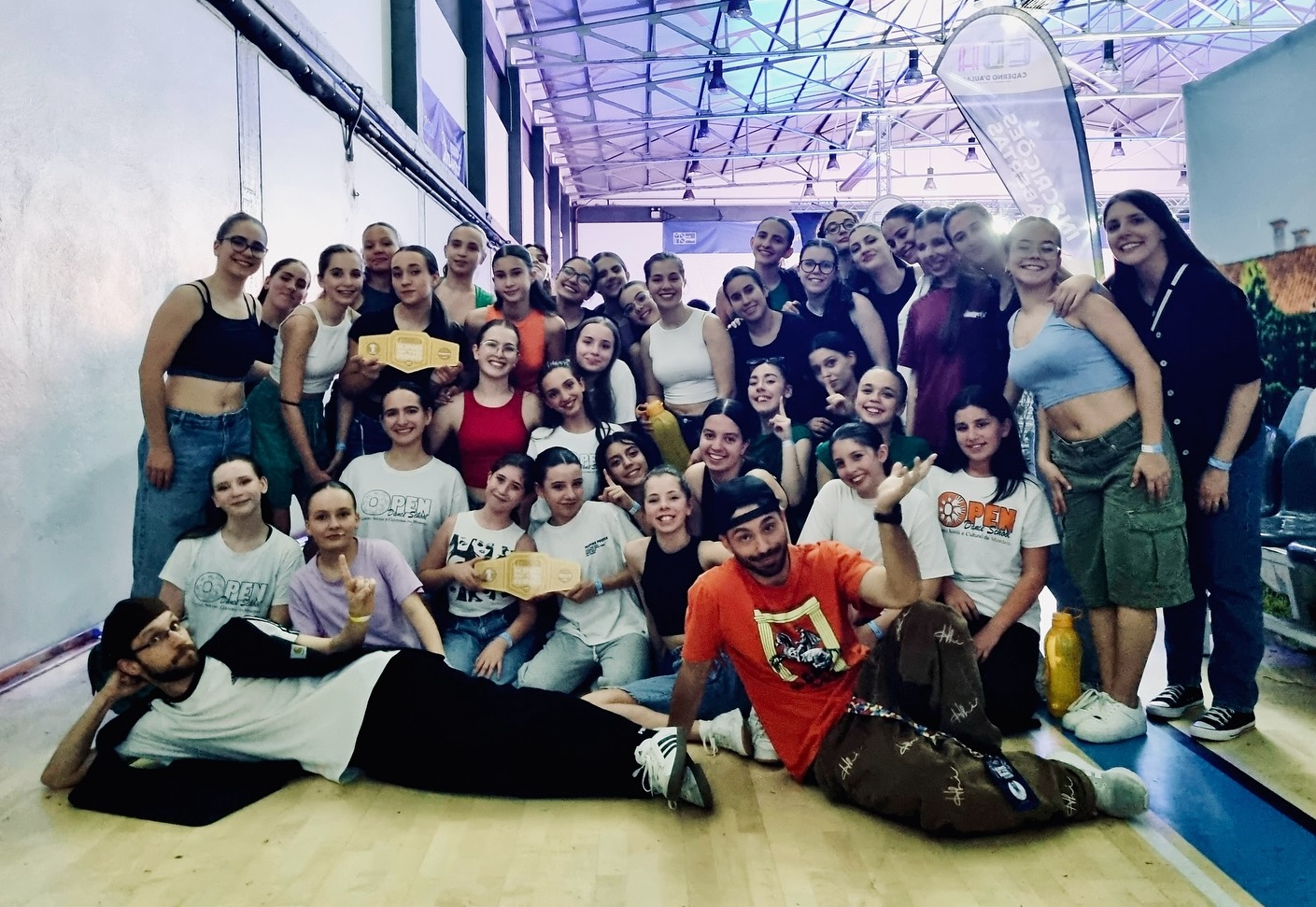 Escola de dança vianense conquista duas medalhas de ouro no King Of The Ring