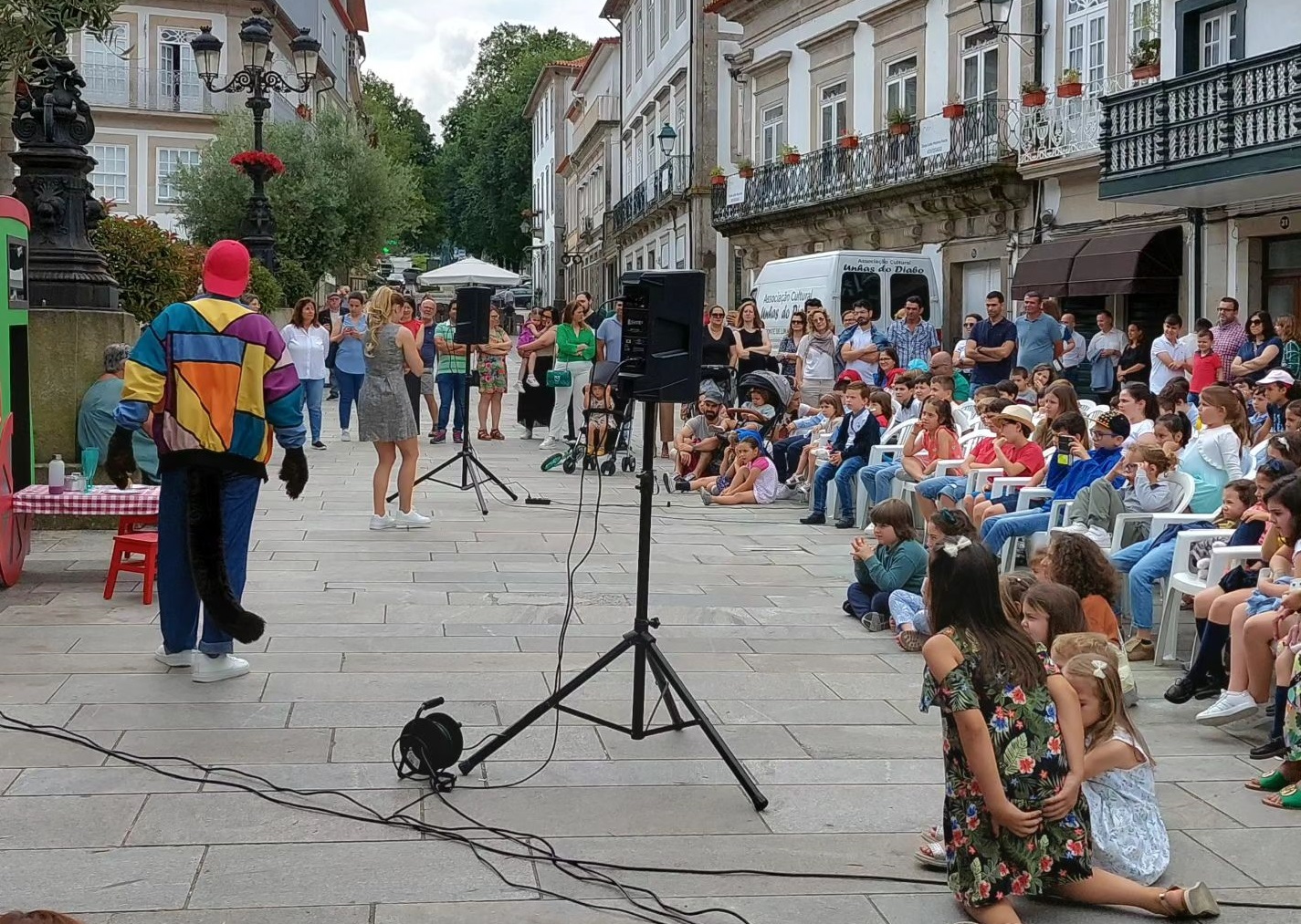 Ruas de Ponte de Lima “invadidas” por espetáculos de teatro