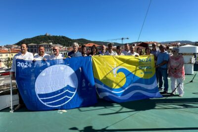 Câmara de Viana entrega bandeiras azuis para as 11 praias distinguidas