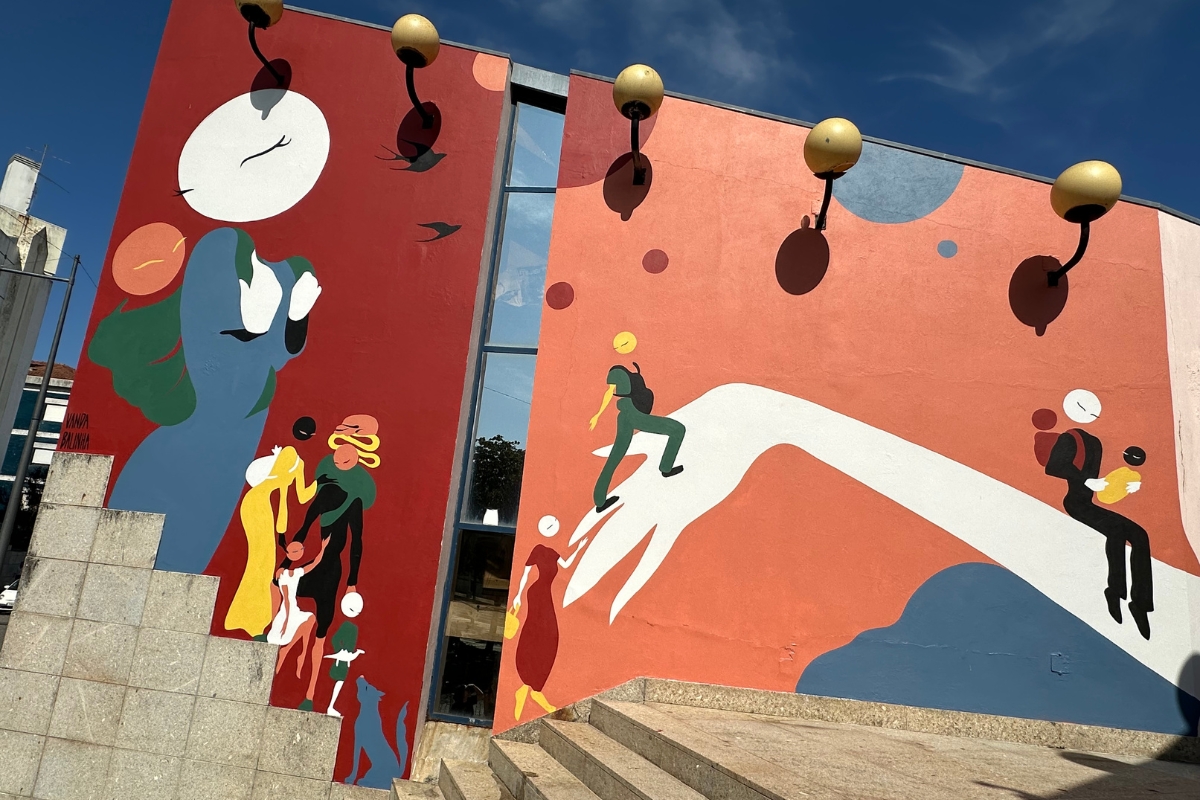 Há um novo mural em Viana do Castelo