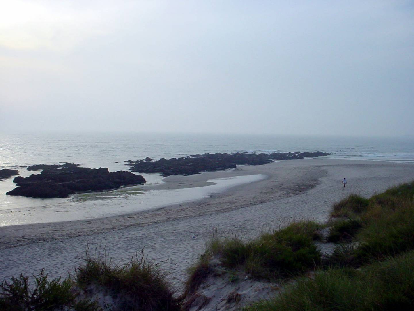 Banhos desaconselhados na praia da Amorosa em Viana
