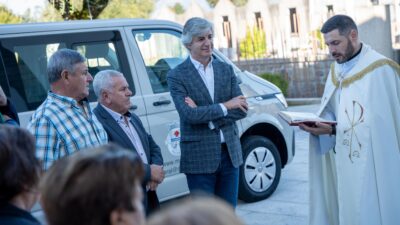 União de Freguesias de Mazarefes e Vila Fria tem nova carrinha de transporte escolar