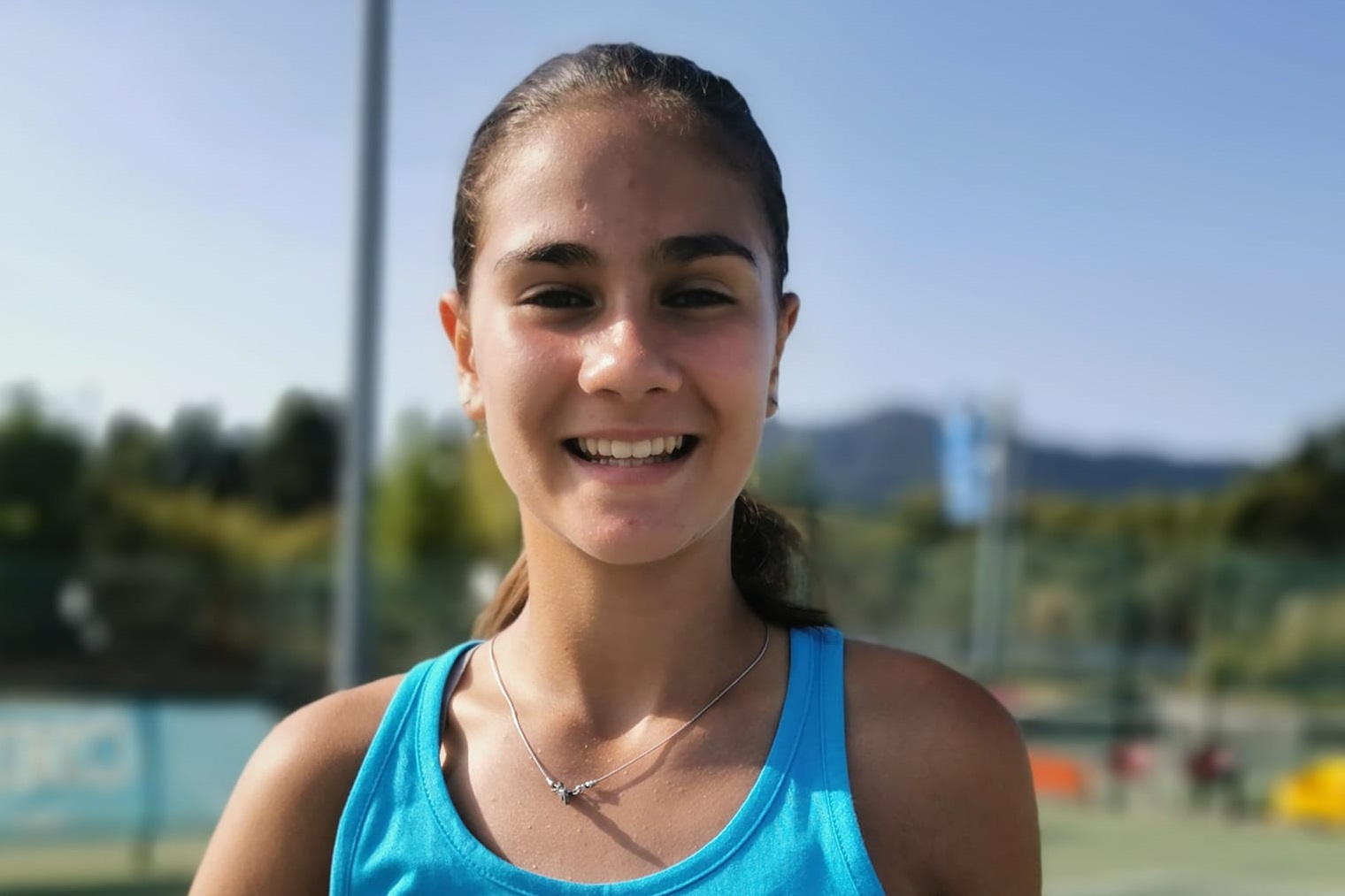 Vianense Sofia Ferreira da Silva sagra-se campeã em pares no Beloura Júnior Open
