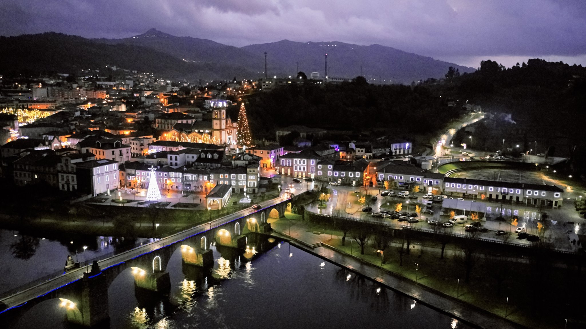 Ponte da Barca liga luzes de Natal a 20 de novembro