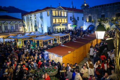 Tradição do “moscatel e banana” regressa ao centro histórico de Viana