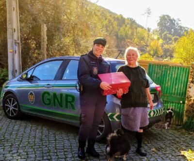 GNR de Viana entrega cabazes a idosos que vivem sozinhos ou isolados