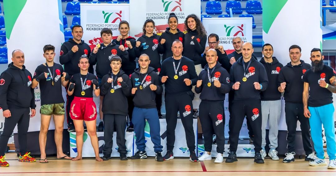 Atletas do Alta Tensão conquistam 15 pódios no Campeonato Kickboxing Norte