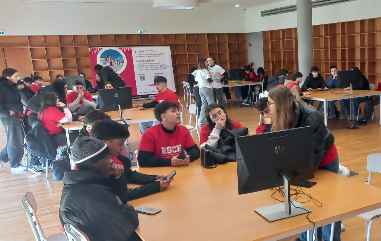 Escola Superior de Ciências Empresariais “reforça proximidade com alunos do secundário”