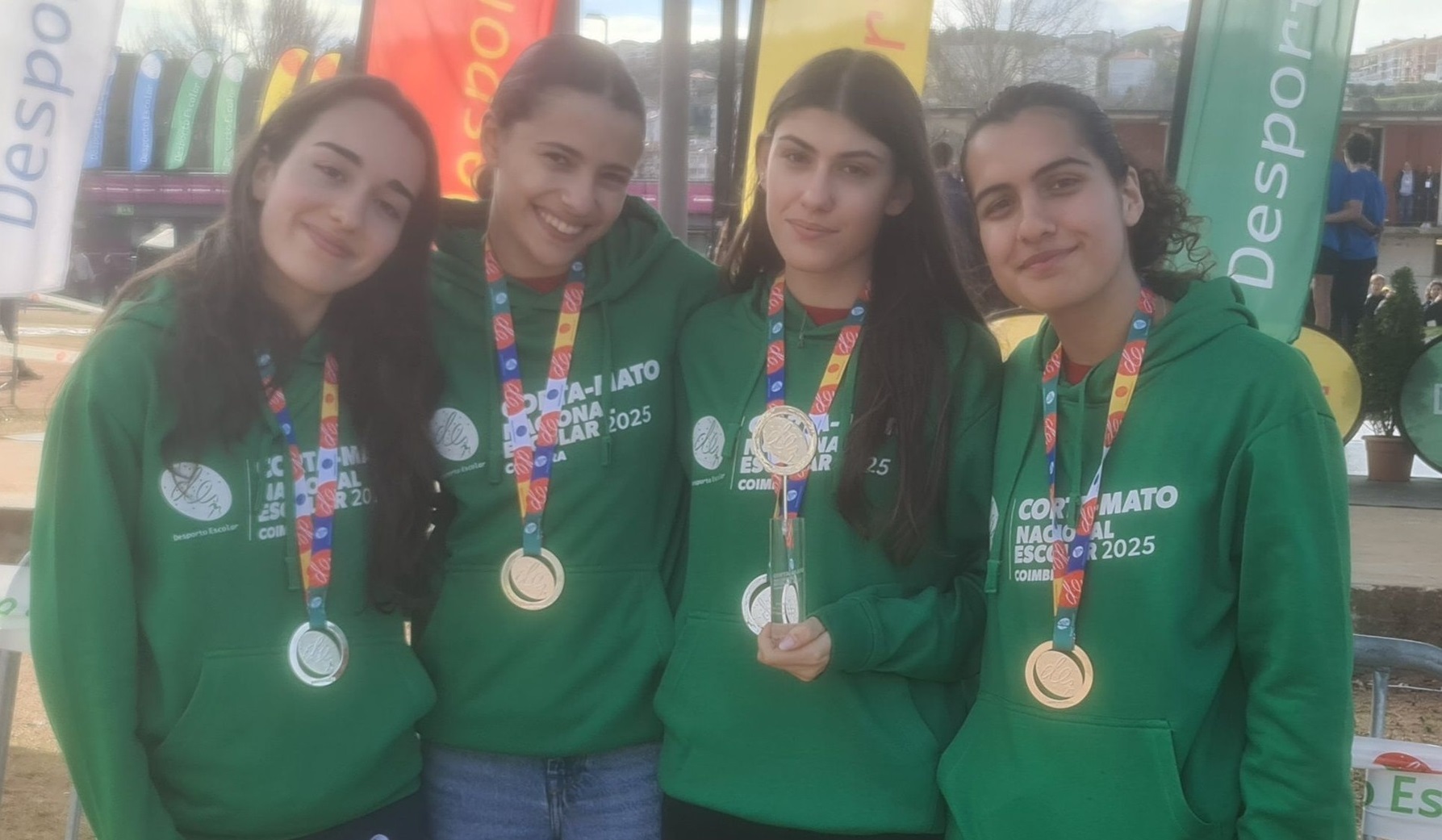 Alunas da escola Secundária Santa Maria Maior sagram-se vice-campeãs nacionais de corta mato