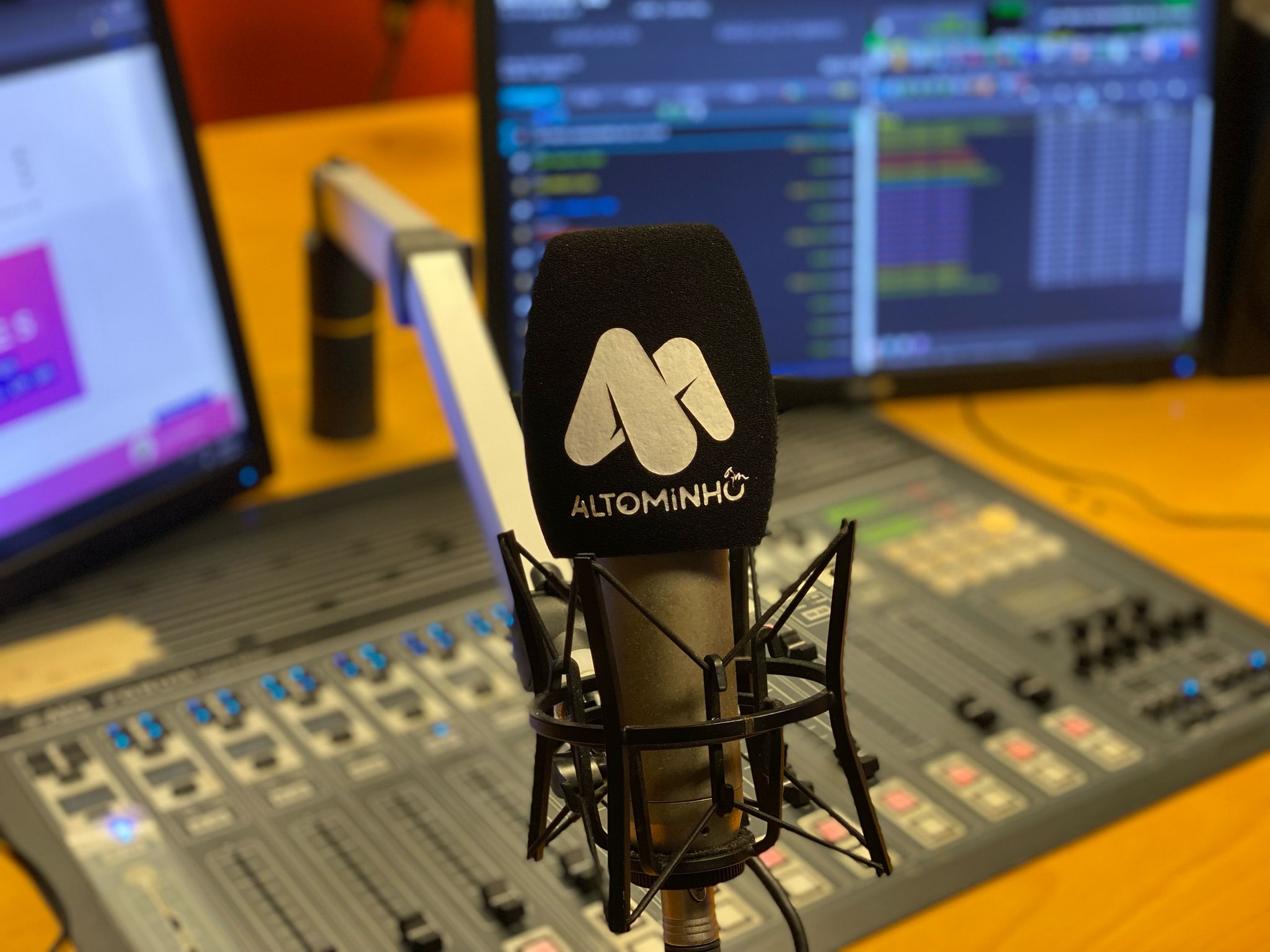 Viana do Castelo celebra o Dia Mundial da Rádio e o Dia dos Namorados