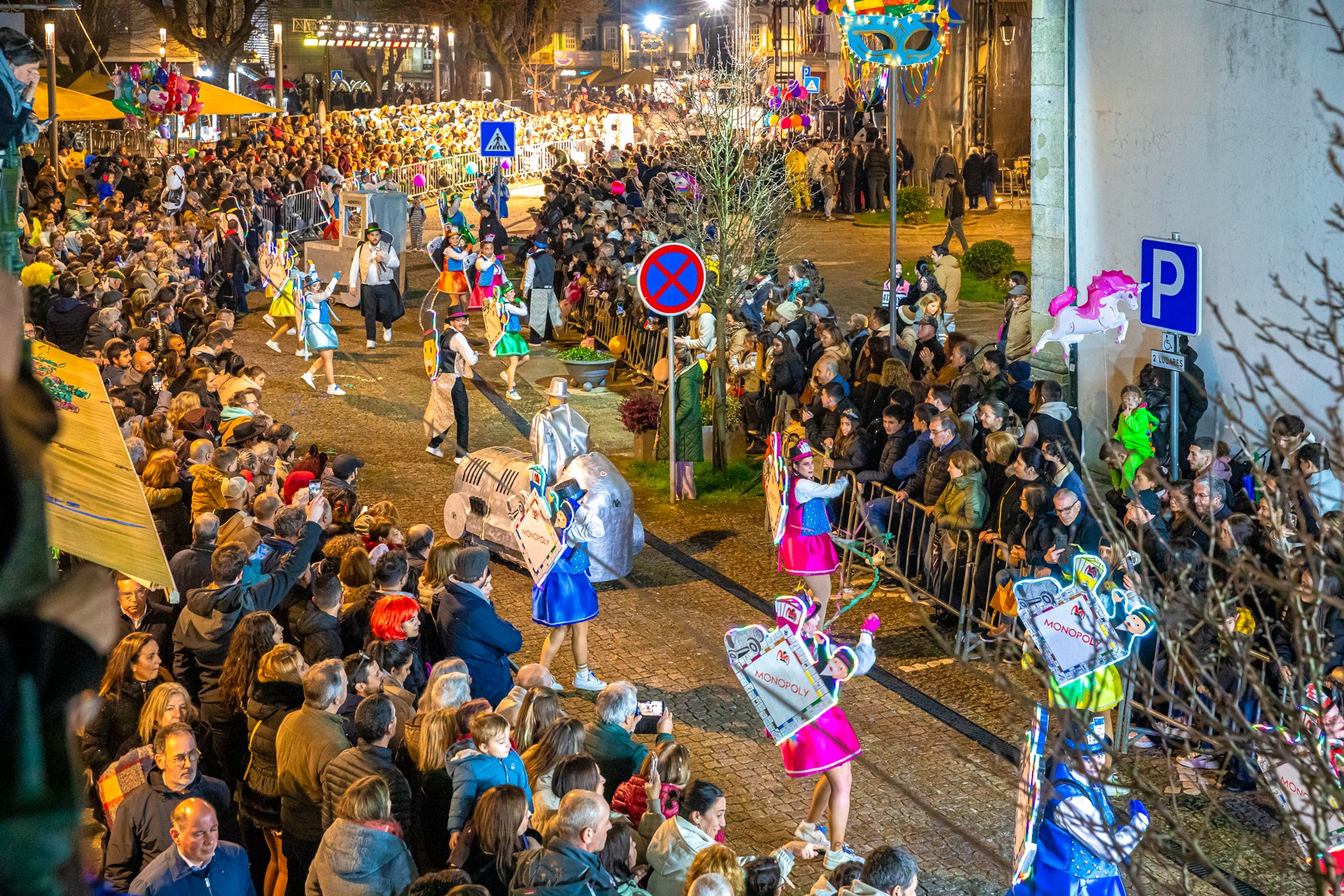 Desfile Internacional Noturno trouxe milhares de pessoas a Caminha