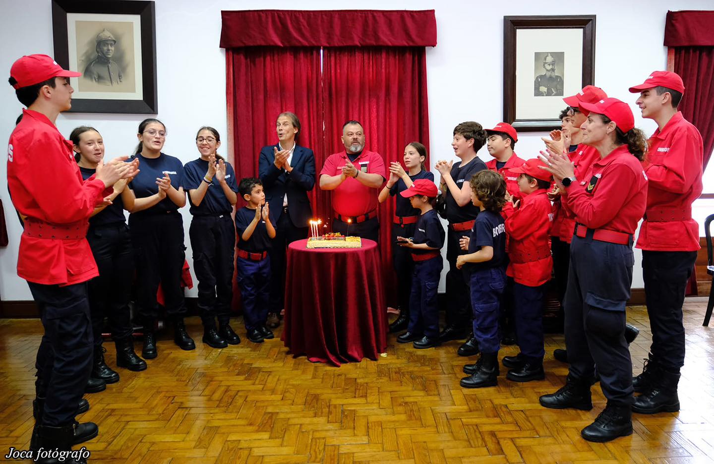Bombeiros de Viana assinalam 144 anos com sessão solene e desfile de viaturas