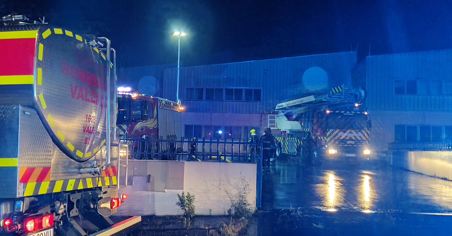 Incêndio destrói parte de fábrica de embarcações em Cerveira