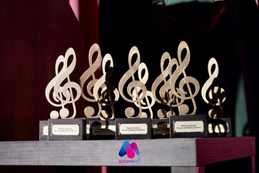 Em dia de aniversário, Escola de Música de Perre homenageia antigos alunos