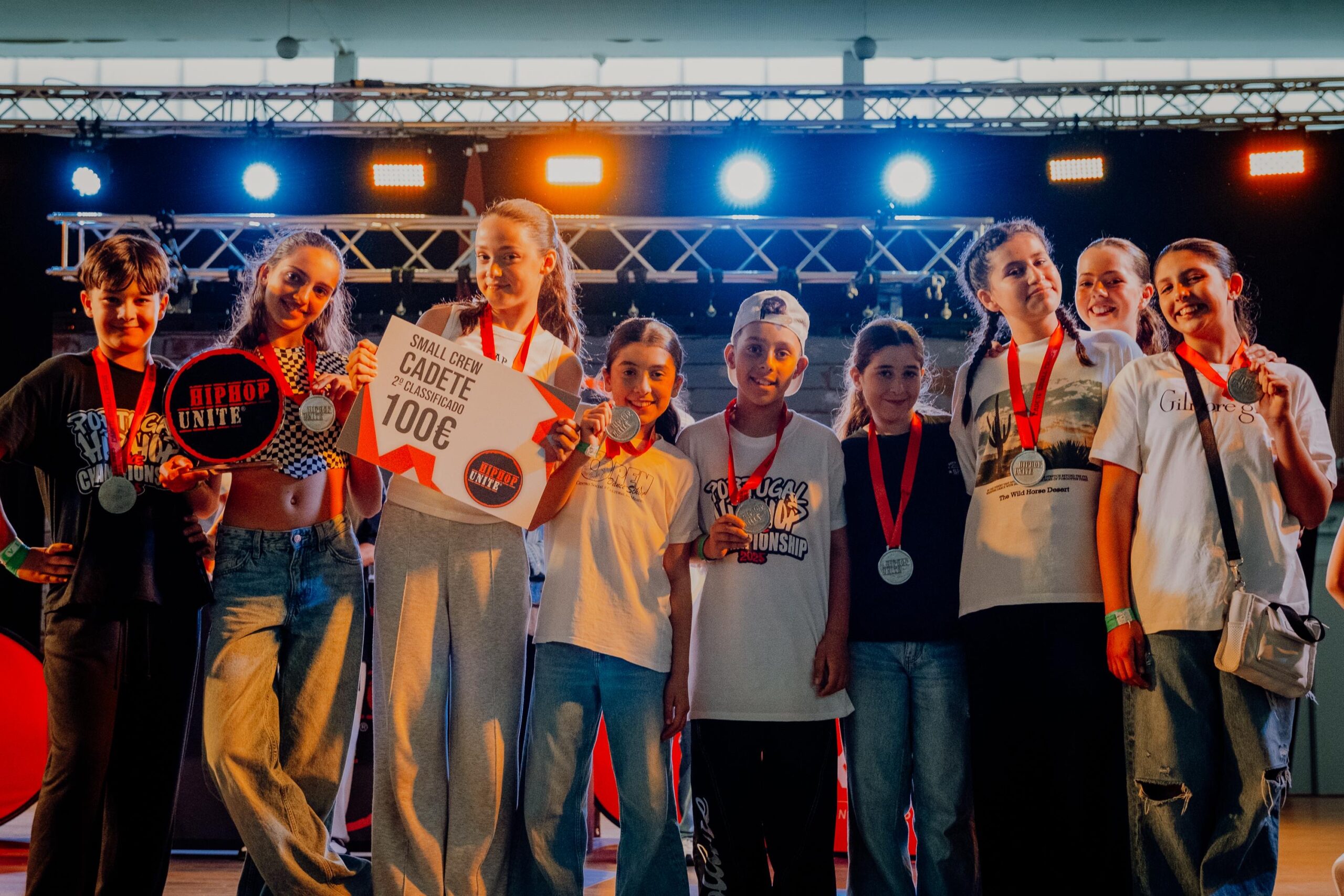 Escola de Viana estreia-se com ouro e prata no Campeonato Nacional de Danças Urbanas